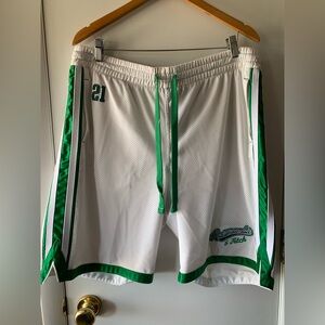 Vintage Abercrombie & Fitch White and Green Men's Shorts